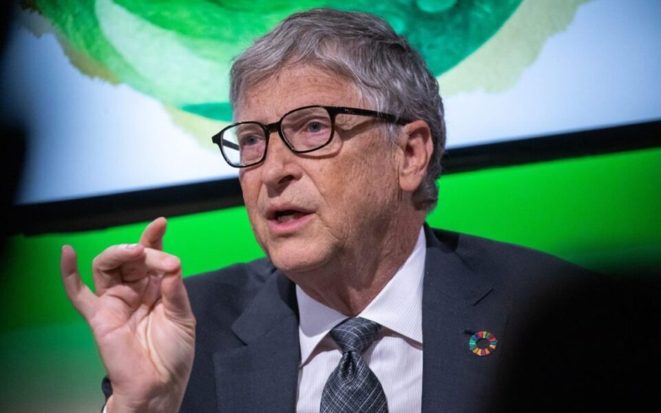 Bill Gates vjen me paralajmërimin e fundit, këto janë 4 rreziqet që nuk duhet t’i injorojmë