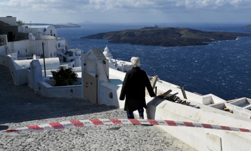 E trishtë/ Humb jetën një shqiptar në Santorini, detaje..